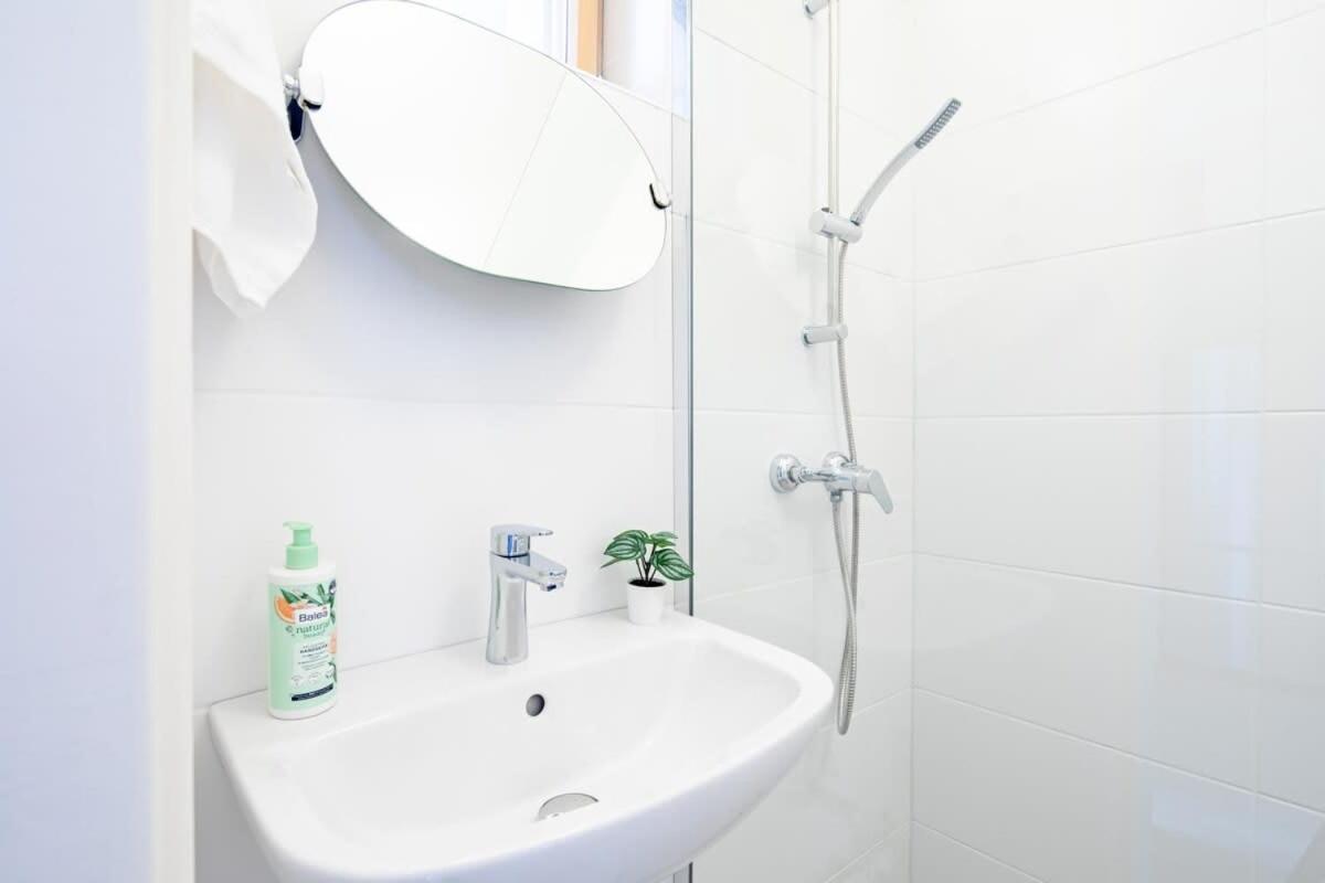 Central - Comfy - Sunny Budapest Bagian luar foto