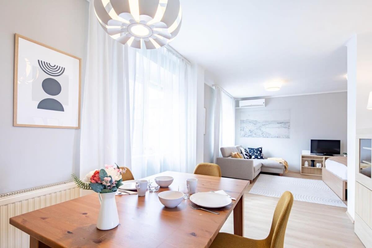 Central - Comfy - Sunny Budapest Bagian luar foto
